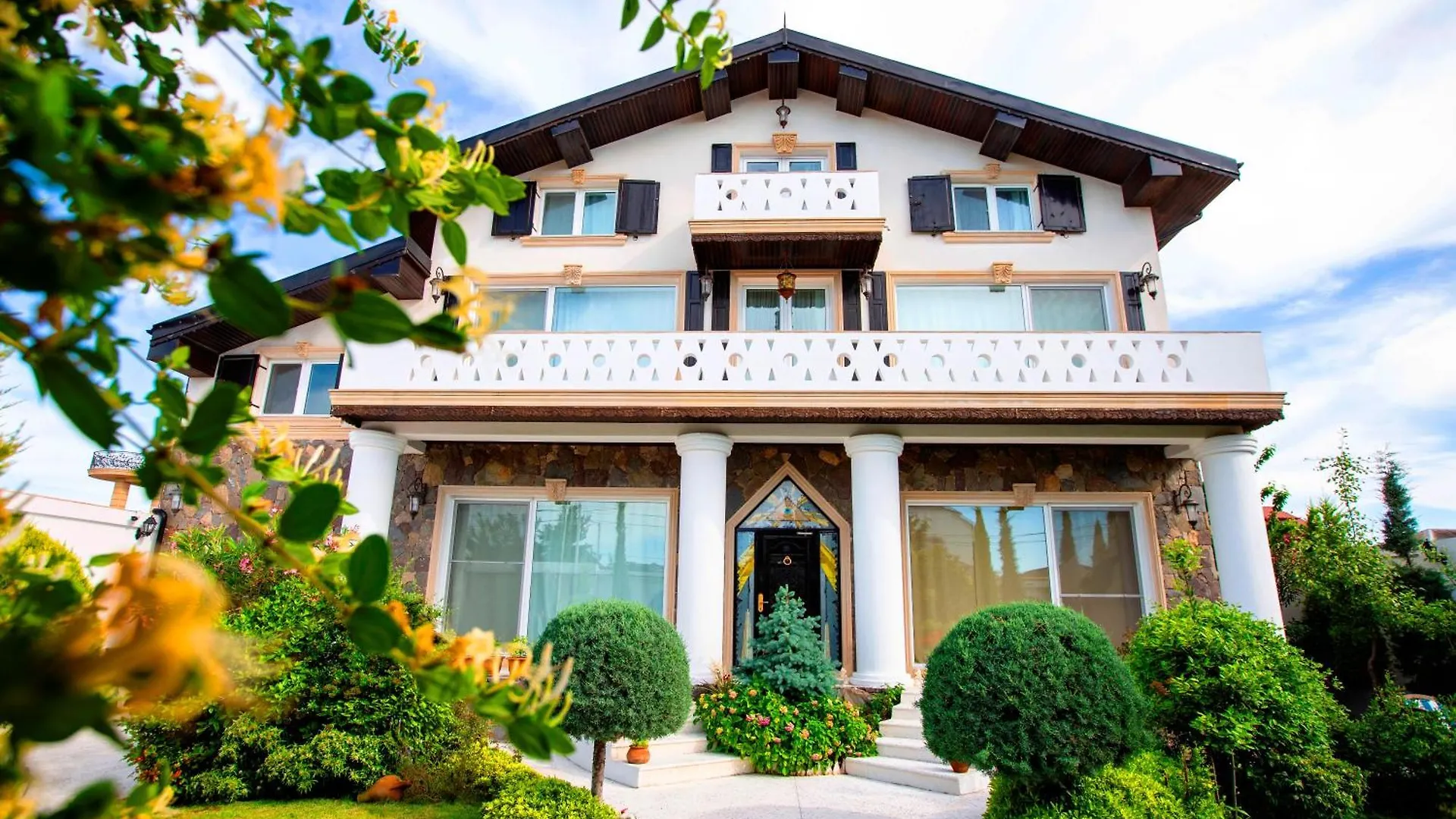 Villa Loreto Shagan